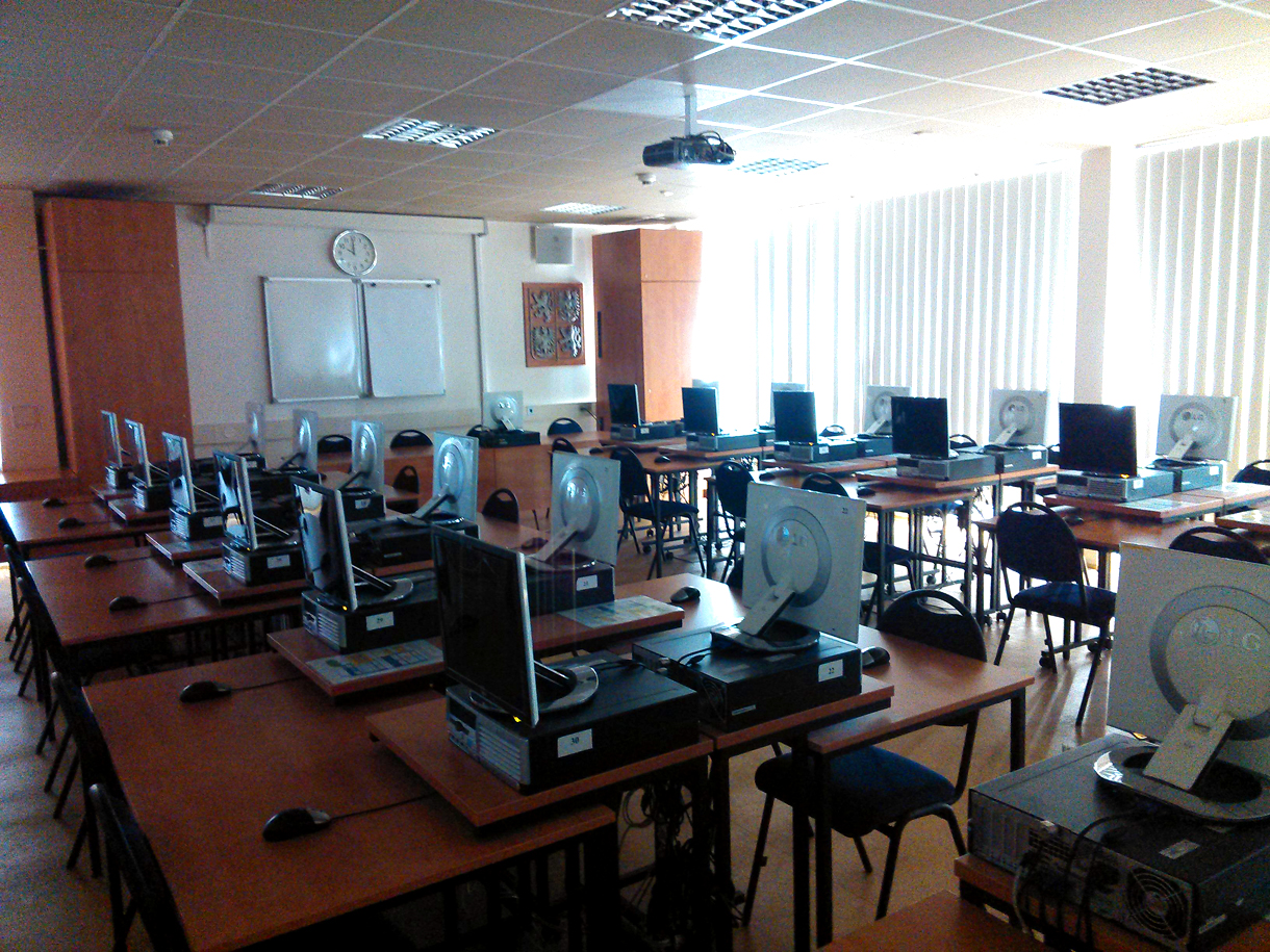 Závěrečná teoretická zkouška probíhá formou PC testu na pobočkách Státní plavební správy