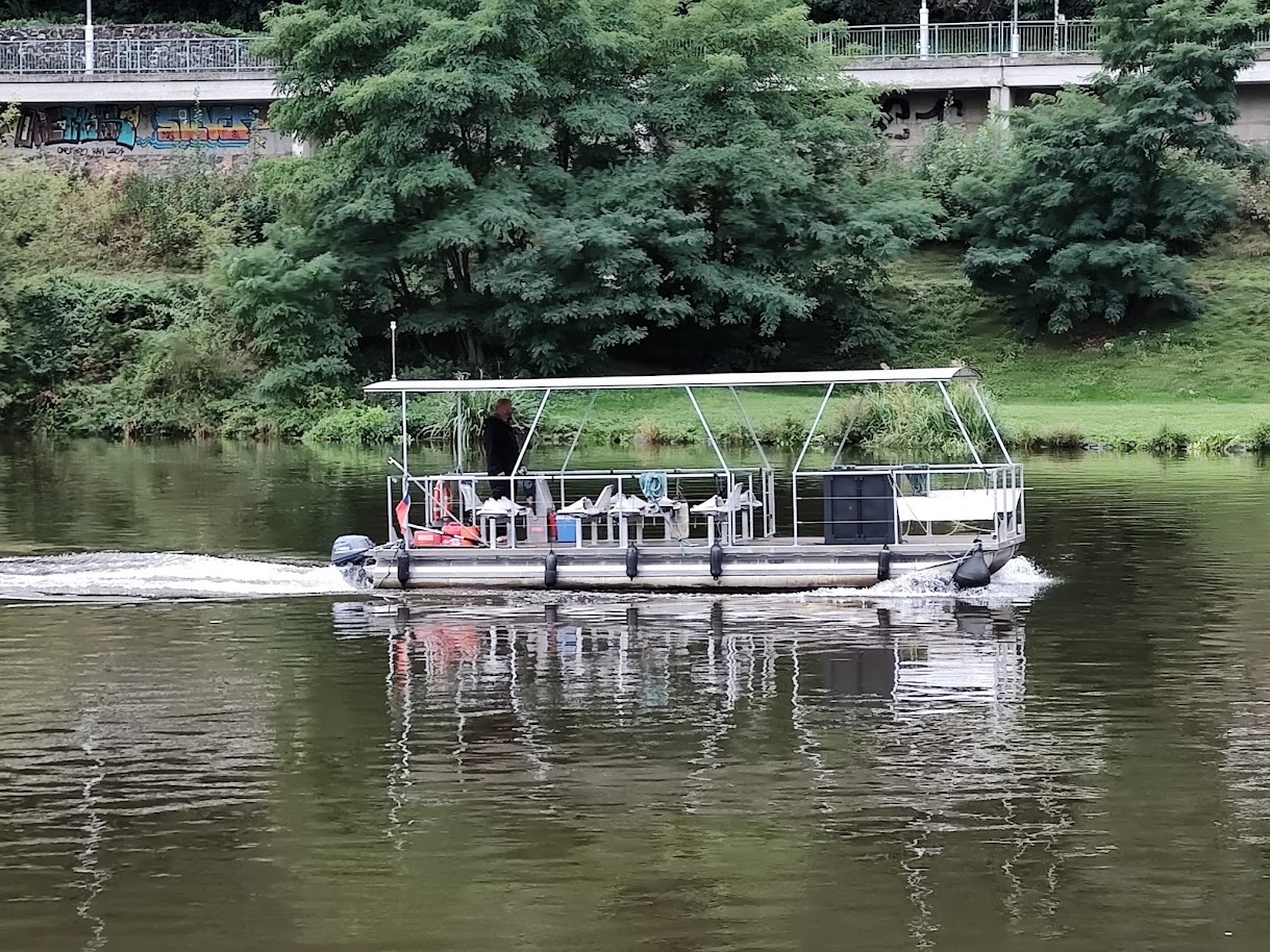 Přívoz Vilda III je častou posilou naší flotily školních plavidel